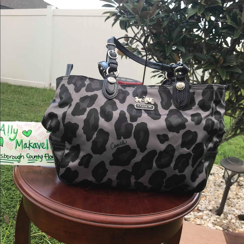 EUC COACH PURSE